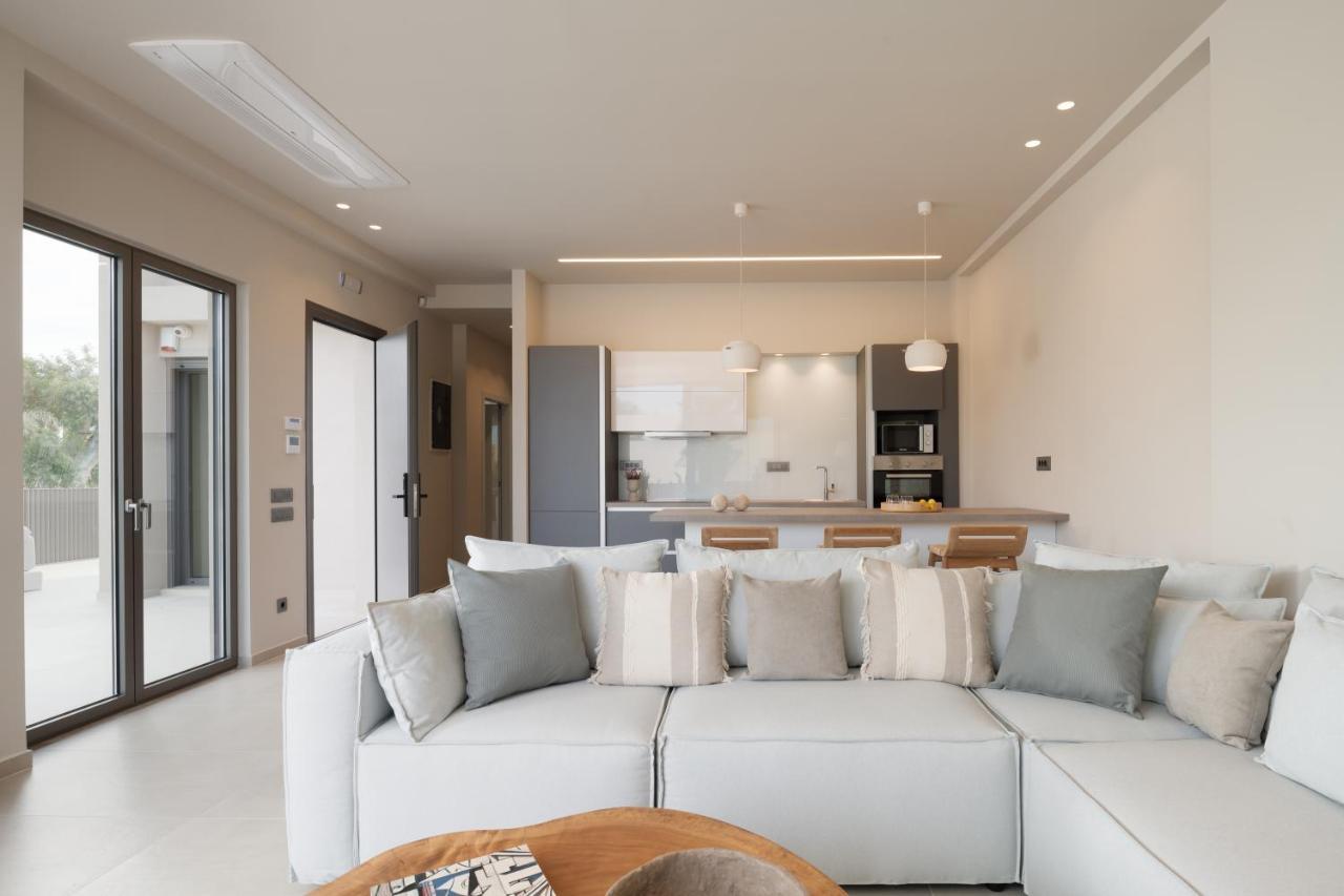 Athina Luxury Villa, With Pool & Walk To The Beach, By Thinkvilla Chania  Zewnętrze zdjęcie