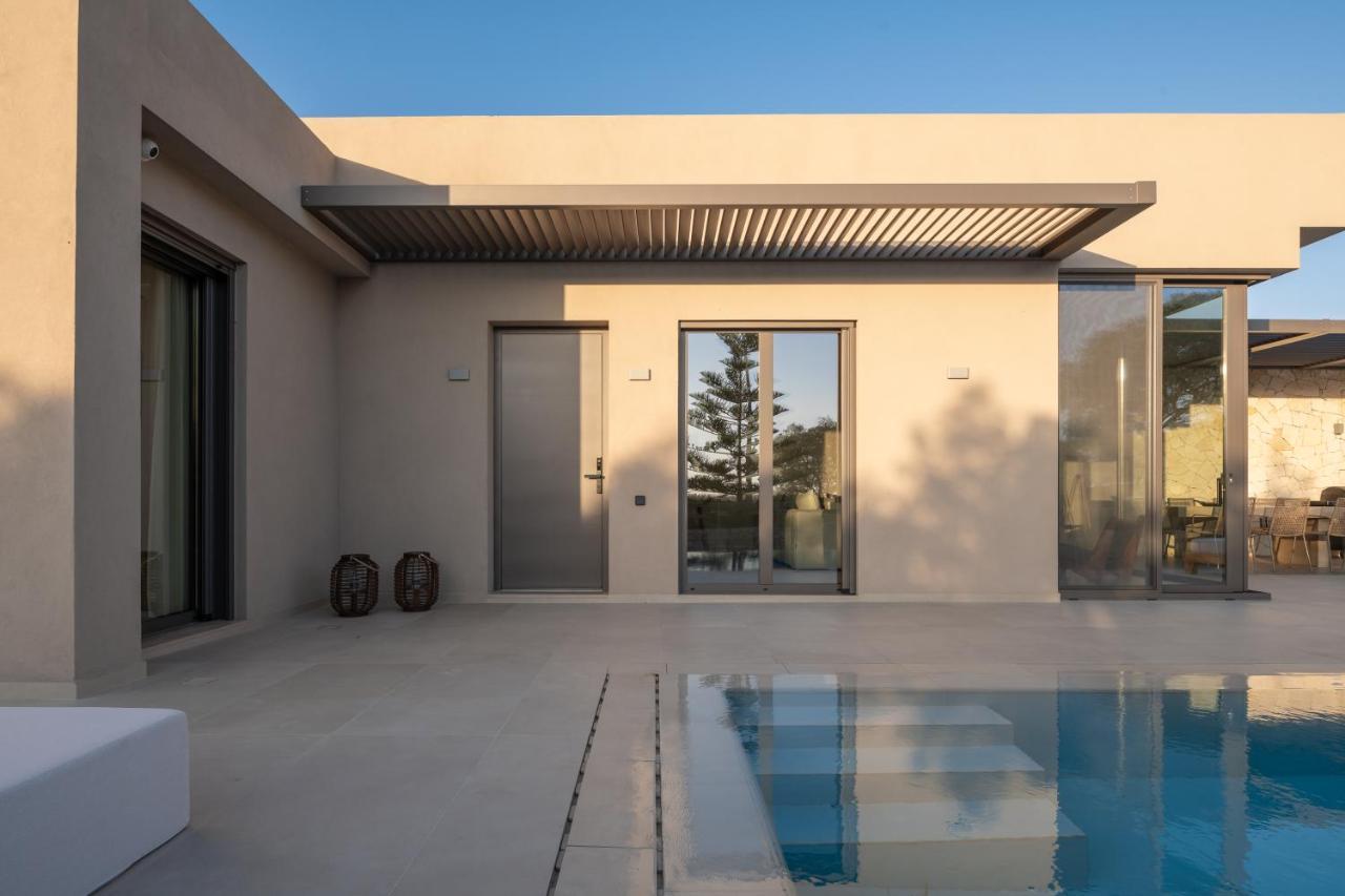 Athina Luxury Villa, With Pool & Walk To The Beach, By Thinkvilla Chania  Zewnętrze zdjęcie