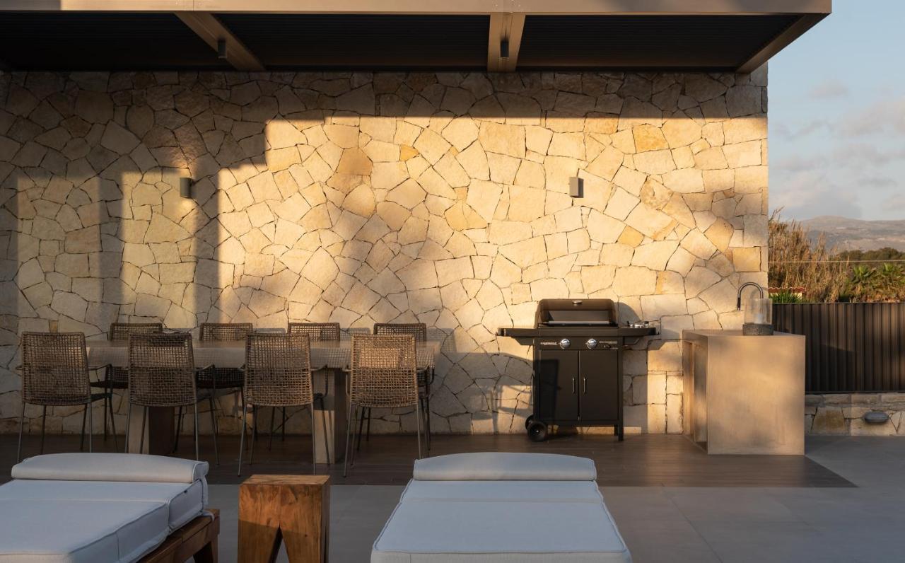Athina Luxury Villa, With Pool & Walk To The Beach, By Thinkvilla Chania  Zewnętrze zdjęcie