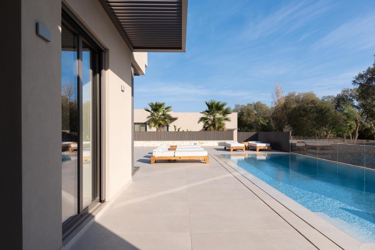 Athina Luxury Villa, With Pool & Walk To The Beach, By Thinkvilla Chania  Zewnętrze zdjęcie